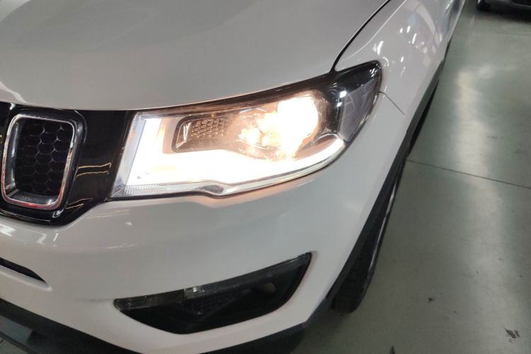 Jeep 指南者 2020款 220T 自动精英版局部细节36