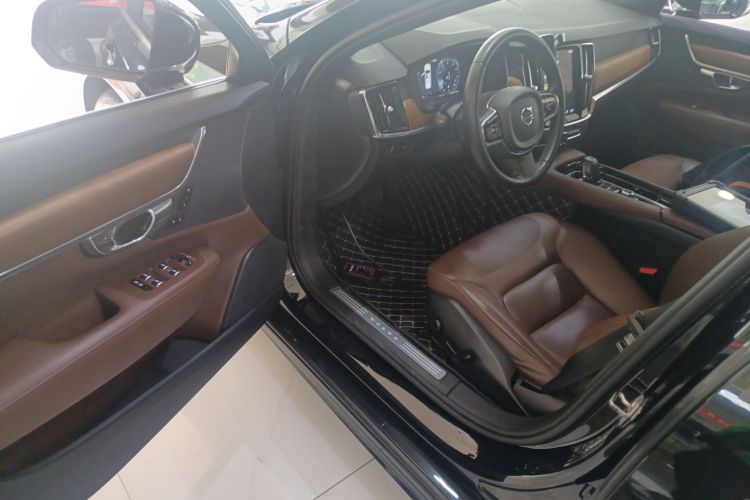 沃尔沃S90 2021款 B5 智逸豪华版中控内饰20