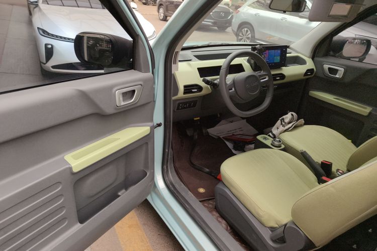 吉利银河 2024款 熊猫mini 200km 龙腾PRO版中控内饰7003