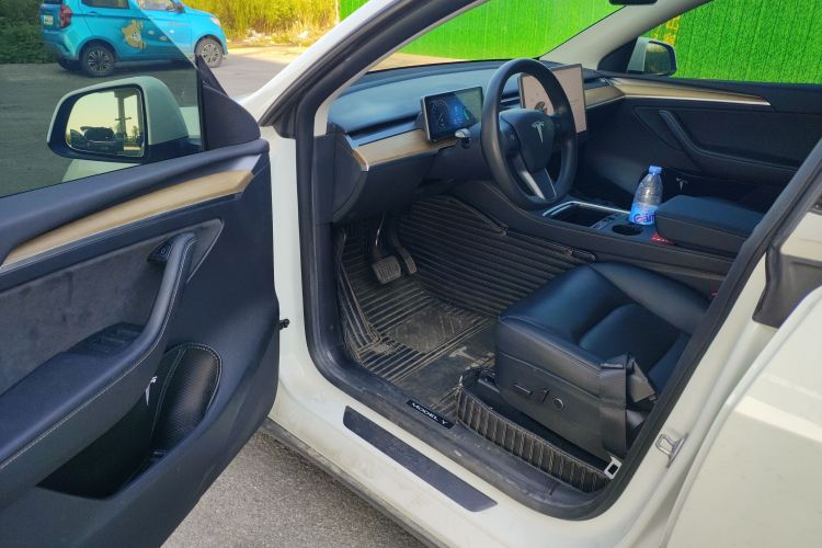 特斯拉 Model Y 2022款 后轮驱动版中控内饰7003