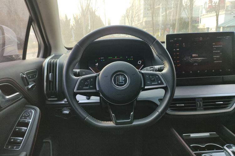 比亚迪 唐新能源 2018款 DM 2.0T 全时四驱智联创享型 7座 国V局部细节13