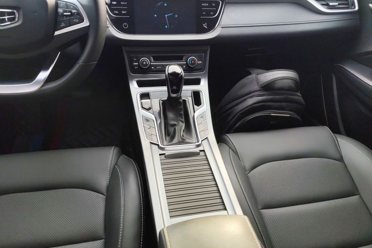 吉利汽车 帝豪 2019款 领军版 1.5L CVT豪华型 国VI中控内饰18