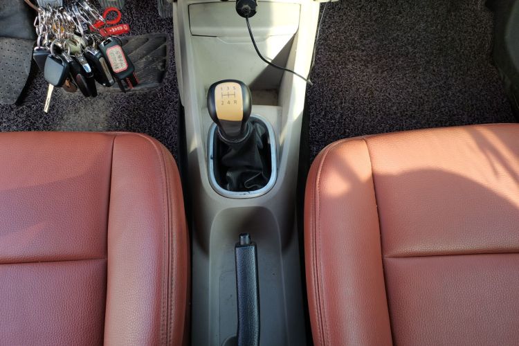 启辰R50 2015款 1.6L 手动时尚版中控内饰18