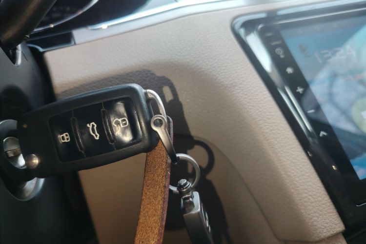 大众 宝来 2014款 1.6L 手动舒适型中控内饰11