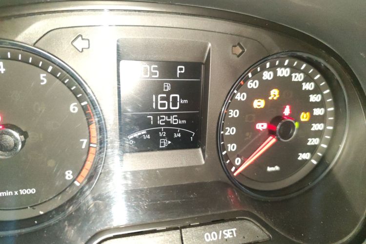 大众 Polo 2014款 1.4L 自动舒适版中控内饰15