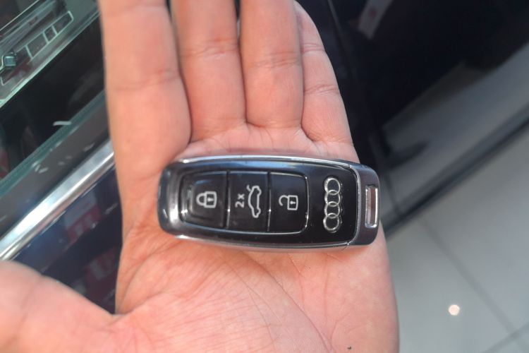 奥迪A7L 2022款 45 TFSI S-line 筑梦未来版中控内饰7001