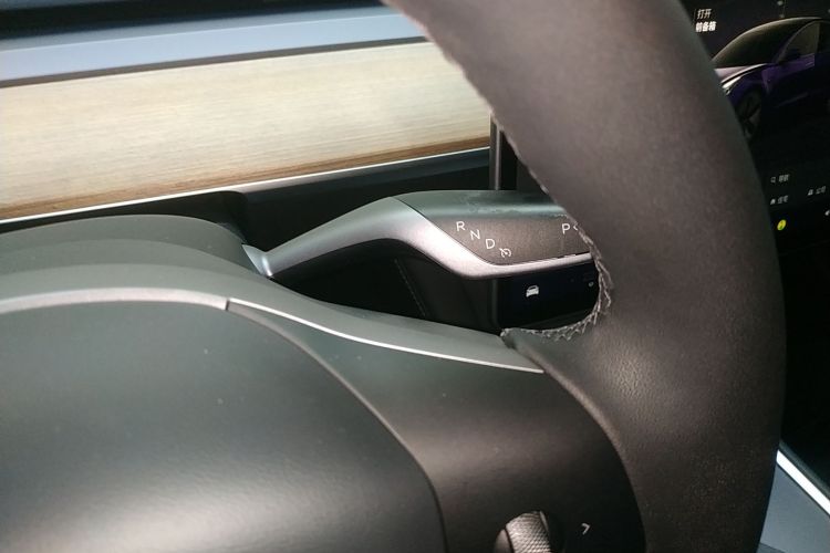 特斯拉 Model 3 2022款 后轮驱动版中控内饰18