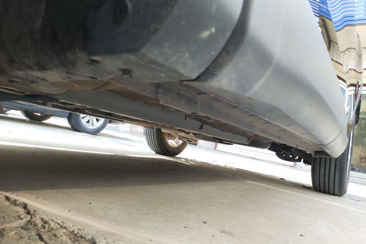 丰田 锋兰达 2023款 2.0L CVT精英版局部细节9002