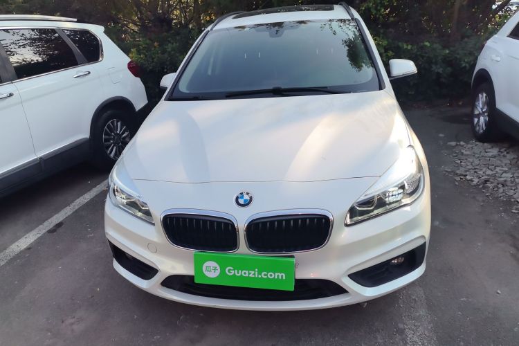 宝马2系旅行车(进口) 2015款 218i 运动设计套装车身外观2