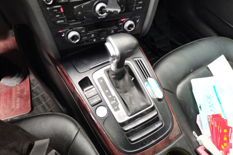 奥迪A4L 2016款 35 TFSI 自动舒适型中控内饰18