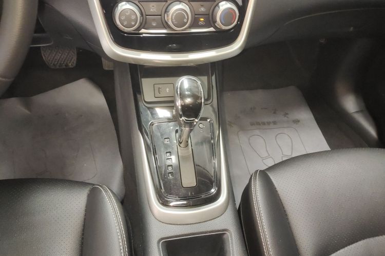 日产 骐达TIIDA 2021款 1.6L CVT智行版中控内饰18