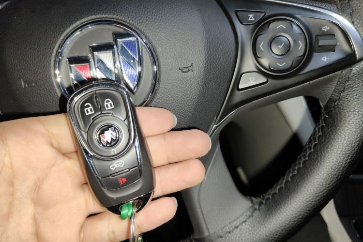 别克GL8 2022款 ES陆尊 653T 舒适型中控内饰11