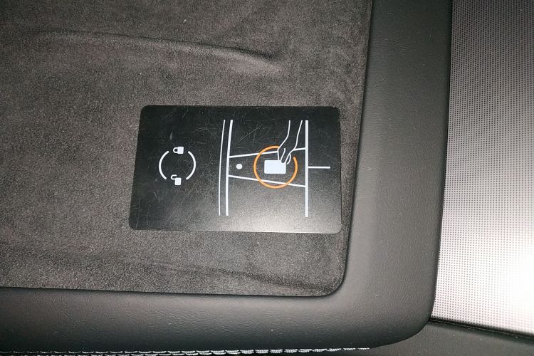 特斯拉 Model 3 2023款 后轮驱动版中控内饰11