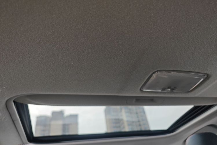 丰田 雷凌 2014款 1.6G 手动精英版中控内饰22