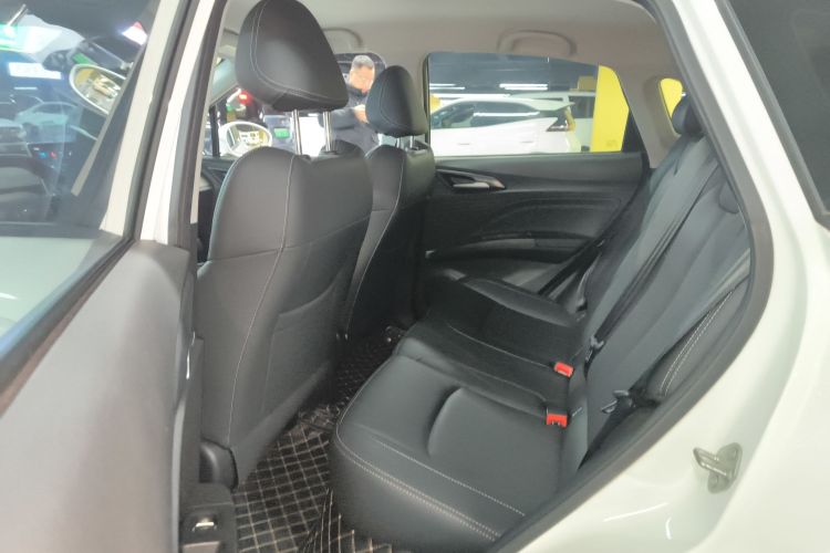 哪吒汽车 哪吒V 2021款 长续航娱乐版升级型中控内饰7004