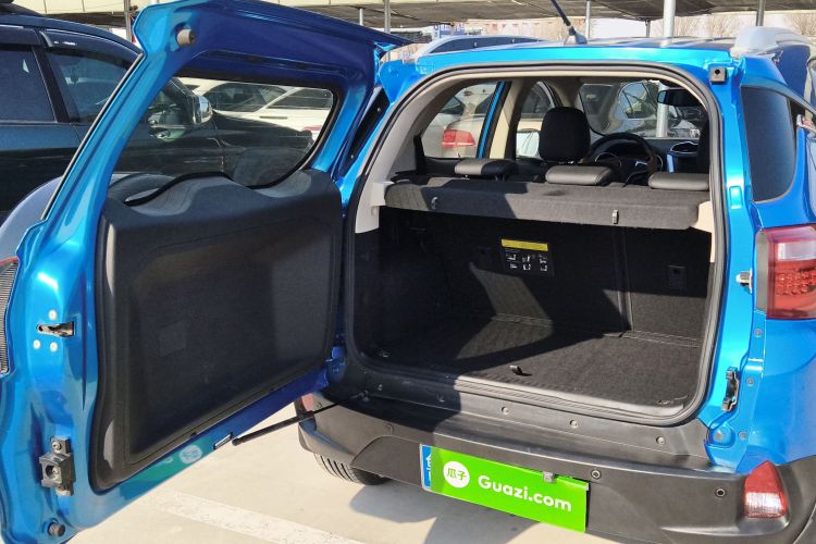 比亚迪 元 2016款 1.5L 手动豪华型机舱底盘23