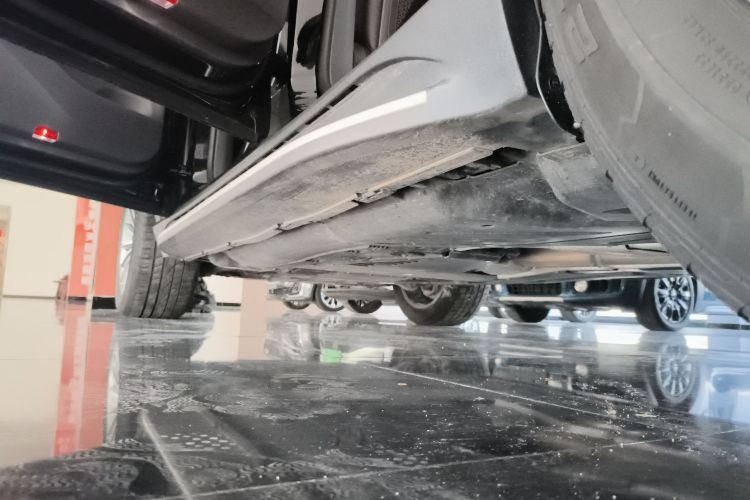 奔驰GLE 2020款 GLE 350 4MATIC 动感型局部细节9002