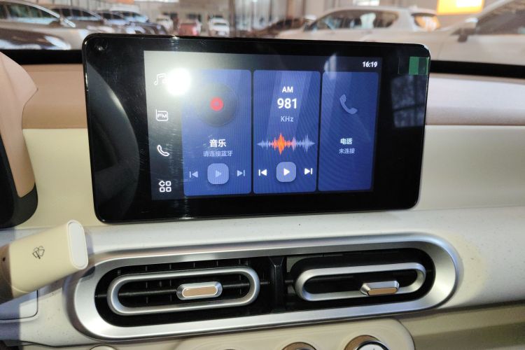 五菱汽车 宏光MINIEV 2024款 第三代 215km 进阶版中控内饰16