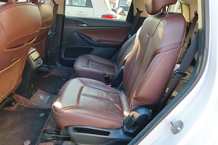 别克GL6 2018款 18T 6座尊贵型中控内饰21