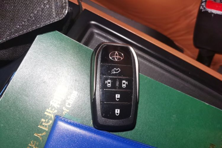 丰田 SIENNA 2015款 3.5L 四驱L中控内饰11