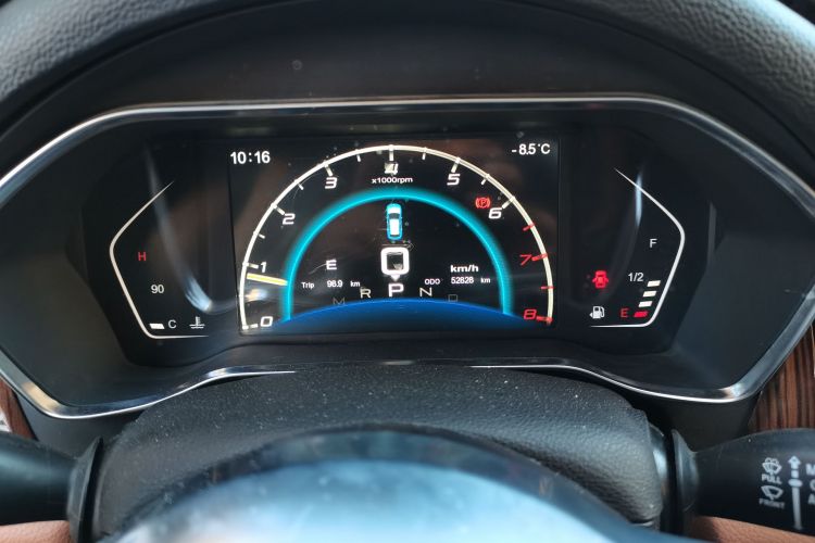 众泰SR9 2017款 2.0T 自动极致之梦版中控内饰15