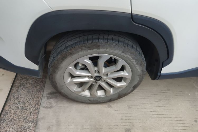 丰田 锋兰达 2023款 2.0L CVT精英版车身外观6002