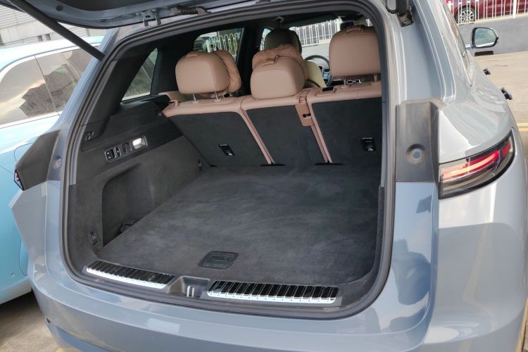 理想汽车 理想L7 2025款 Ultra 智能焕新版机舱底盘23