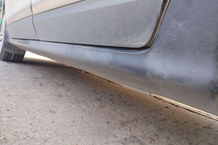 标致3008 2013款 2.0L 自动潮流版局部细节9002