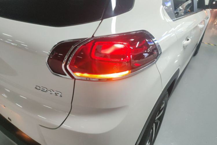 雪铁龙C3-XR 2015款 1.6L 自动先锋型车身外观6001