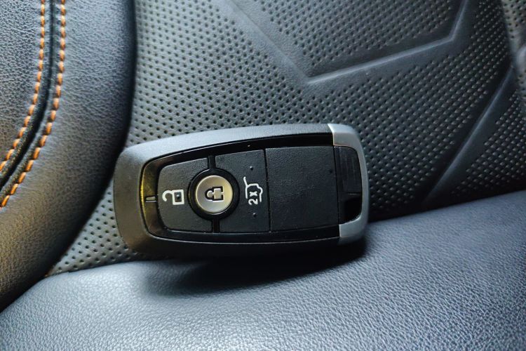 福特 探险者 2024款 2.3T EcoBoost 昆仑巅峰版 7座中控内饰11