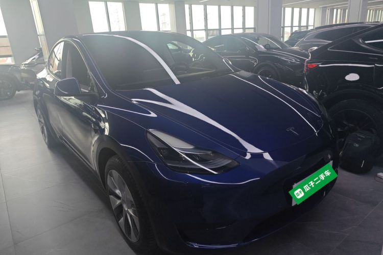 特斯拉 Model Y 2022款 改款 后轮驱动版车身外观3