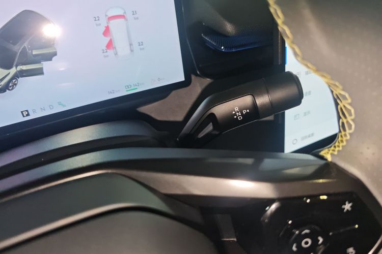 领克08 EM-P 2025款 245km 超长续航Halo局部细节18