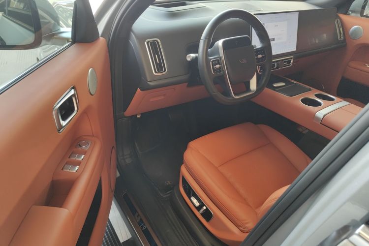 理想汽车 理想L9 2022款 Max中控内饰20