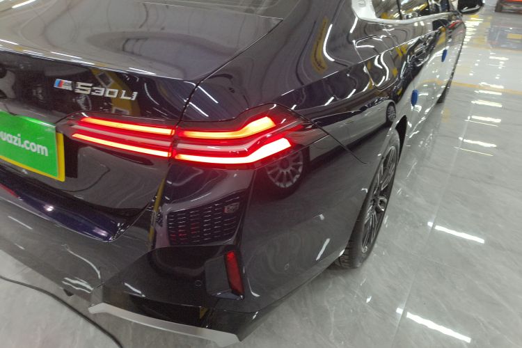 宝马5系 2024款 525Li M运动套装车身外观9