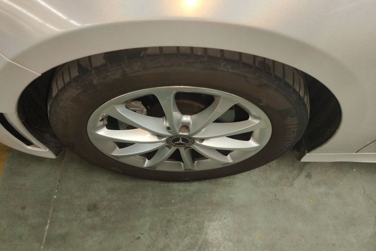 奔驰A级 2021款 A 200 L 运动轿车动感型车身外观6007