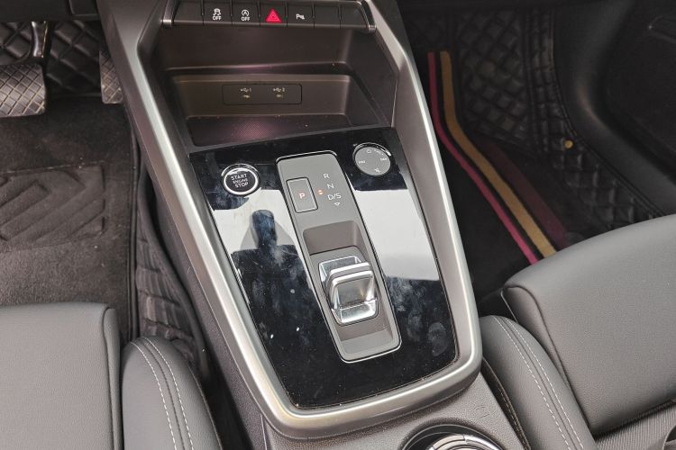 奥迪A3 2024款 A3L Limousine 35 TFSI 时尚运动型局部细节18