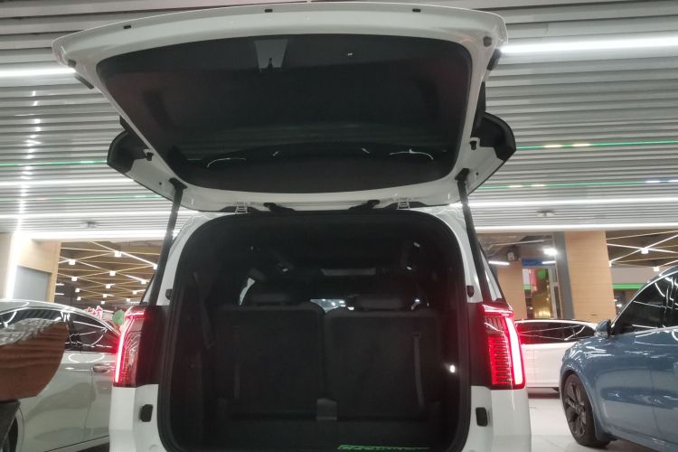 极氪009 2022款 改款 WE版机舱底盘23