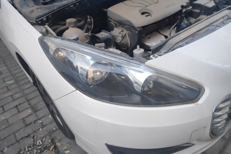 标致308 2014款 乐享版 经典 1.6L 自动风尚型车身外观8