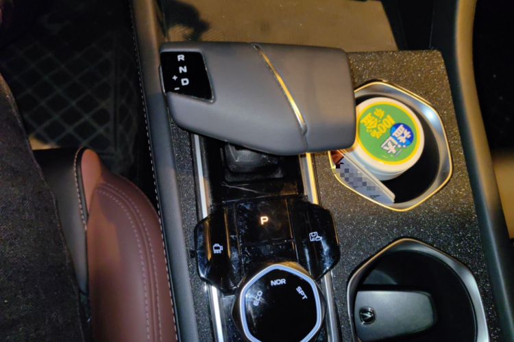 长安 逸动 2022款 PLUS 蓝鲸NE 1.4T GDI DCT旗舰版中控内饰18