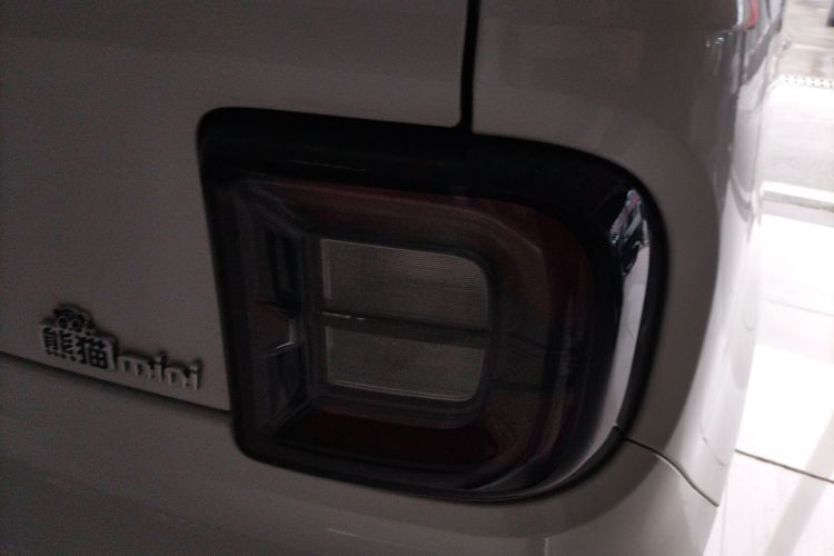 吉利银河 2024款 熊猫mini 200km 耐力熊车身外观6006