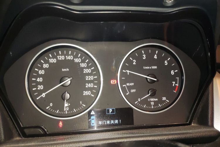 宝马2系旅行车 2016款 218i 领先型中控内饰14