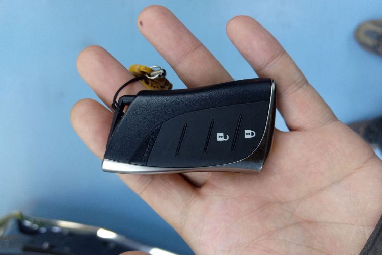 雷克萨斯UX 2022款 260h 探·趣版中控内饰7001