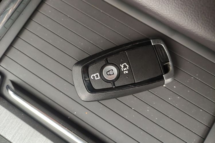 福特 蒙迪欧 2025款 2.0T EcoBoost 至尊型中控内饰11