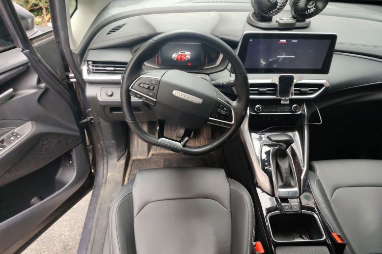 上汽大通MAXUS 大通G50 2019款 1.5T 首发款自动豪华版 7座中控内饰13