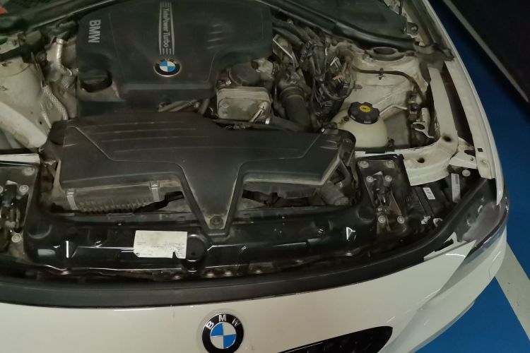 宝马3系 2014款 320Li 时尚型局部细节9007