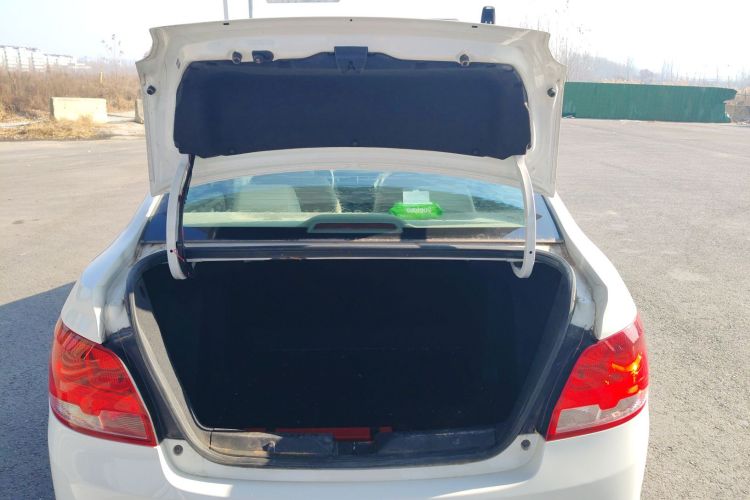 雪佛兰 2018款 赛欧3 1.3L AMT理想版机舱底盘23