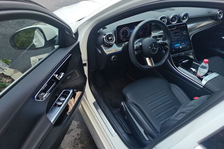 奔驰C级 2024款 C 260 L 运动版中控内饰20