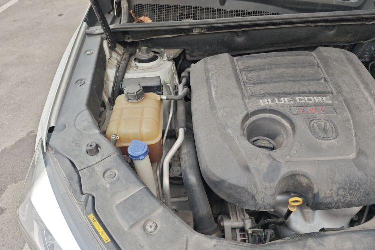 长安CS75 2016款 1.8T 自动尊贵型 国V机舱底盘25