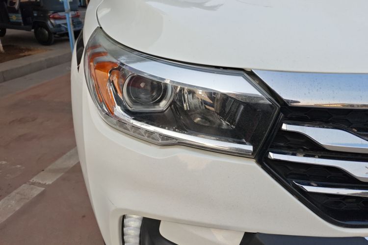 广汽传祺 传祺GS4 2015款 200T G-DCT豪华版车身外观8