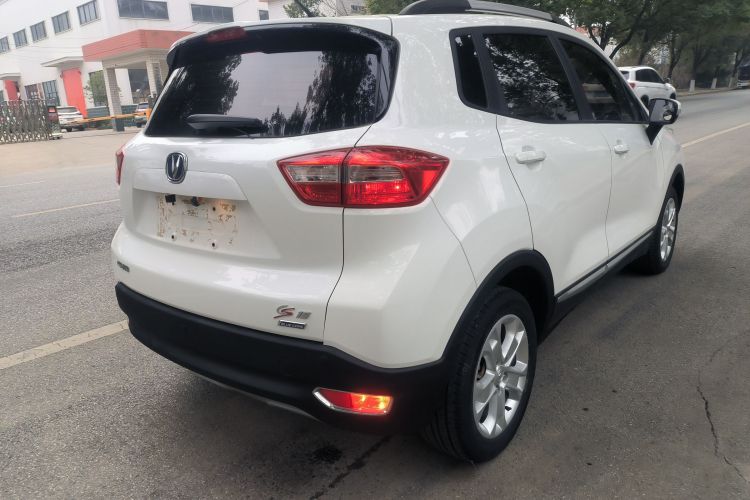 长安CS15 2016款 1.5L 手动时尚版车身外观7